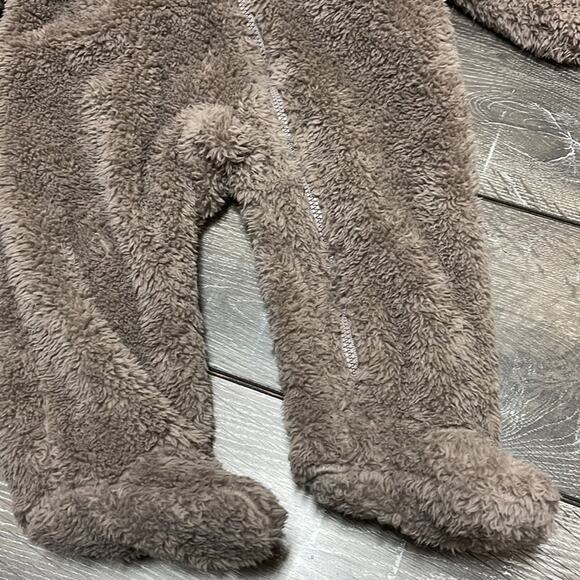 Carter's Furry Brown Bear Zip Up Footed Outfit Infant Size 9 Months - Picture 6 of 8